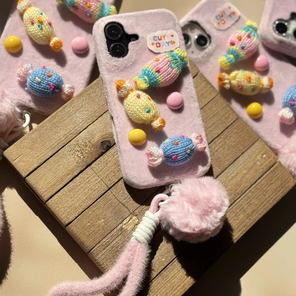 قاب شکلات کاموایی با آویز (کدC1942)