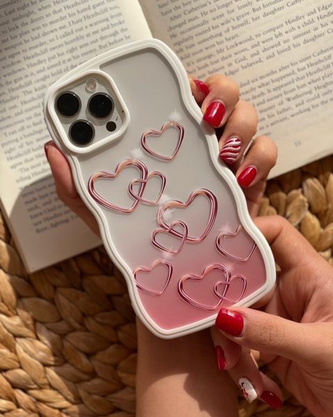 قاب موبایل آیفون سلطان قلب ها پشت بیرنگ