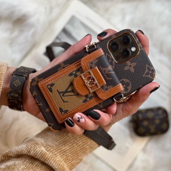 قاب موبایل آیفون لویی ویتون بگی جاکارتی ( جاکارتی قهوه ای ، جاکارتی مشکی )