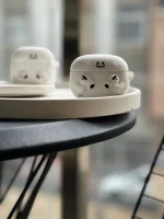 کاور ایرپاد سیلیکونی Airpods in Hands (کدa0122) - تصویر 3