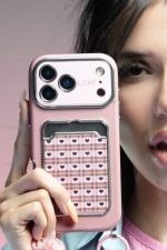 قاب موبایل آیفون قلب آیینه ای صورتی + بندست پشمی - تصویر 6